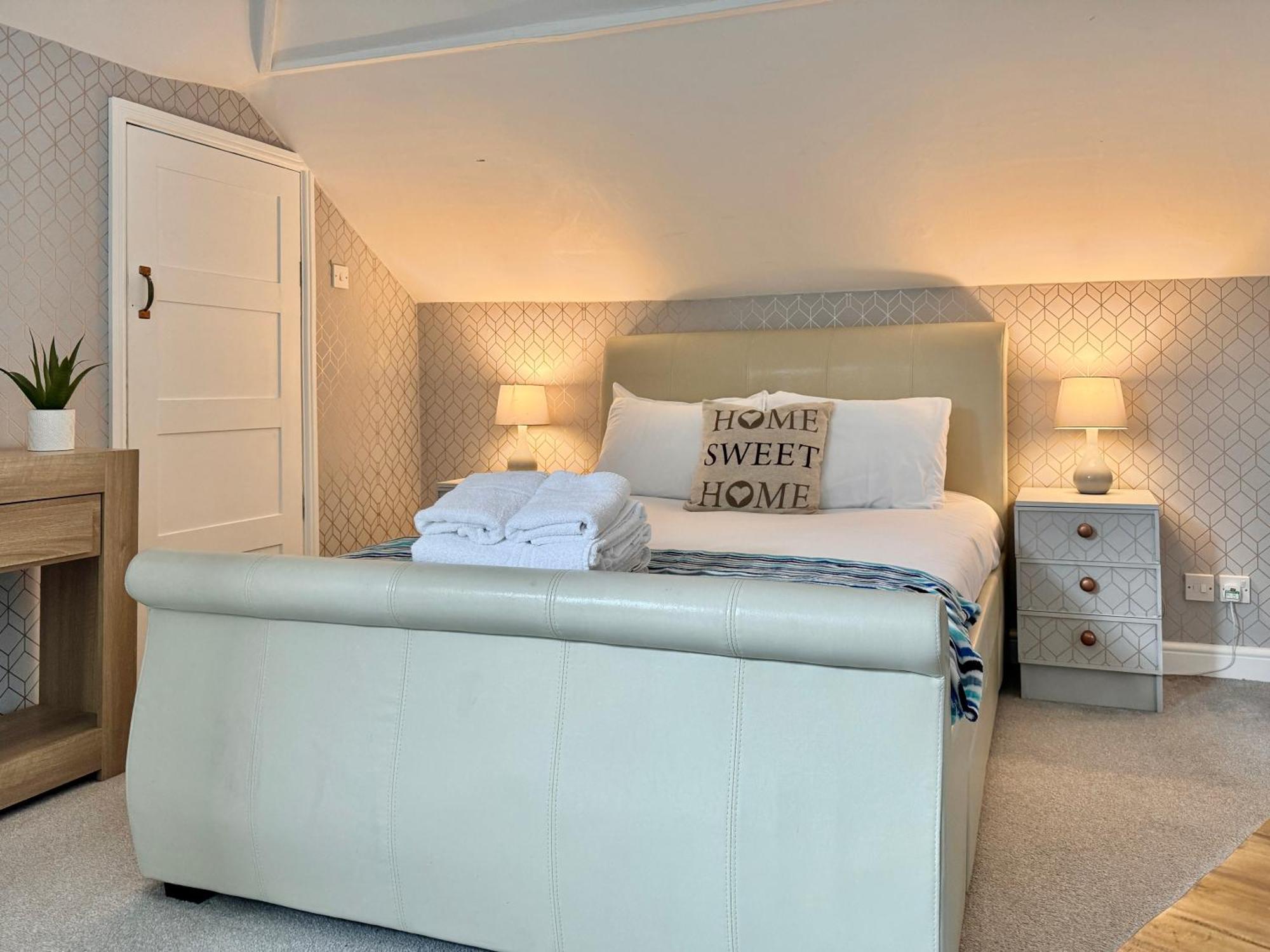 Apartment Victoria With Free Parking Скарбъро Екстериор снимка