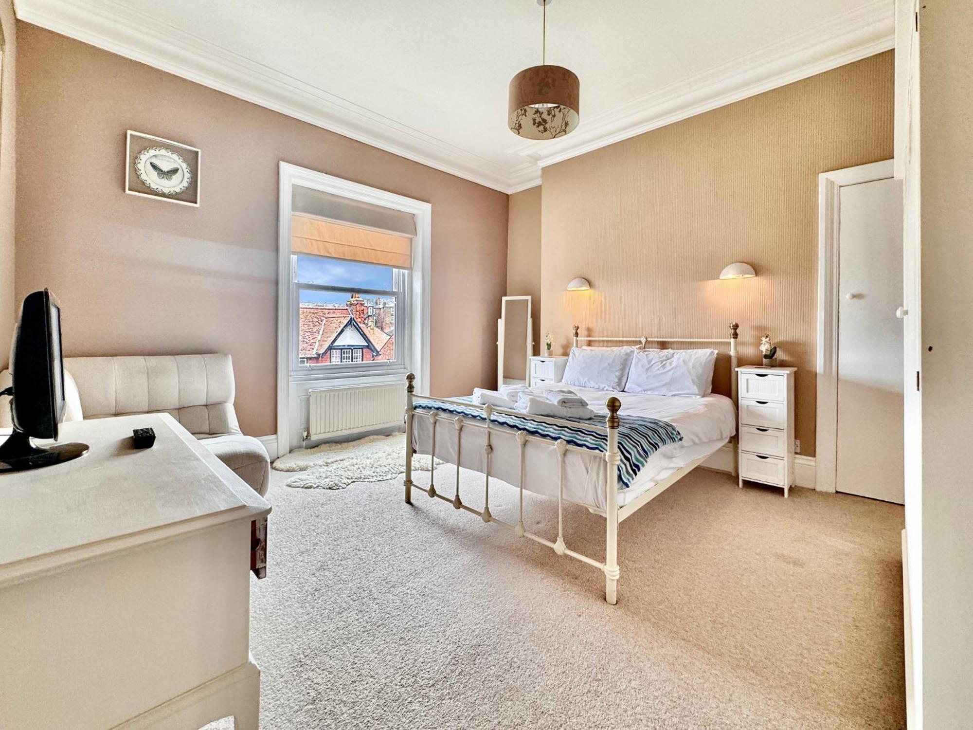 Apartment Victoria With Free Parking Скарбъро Екстериор снимка