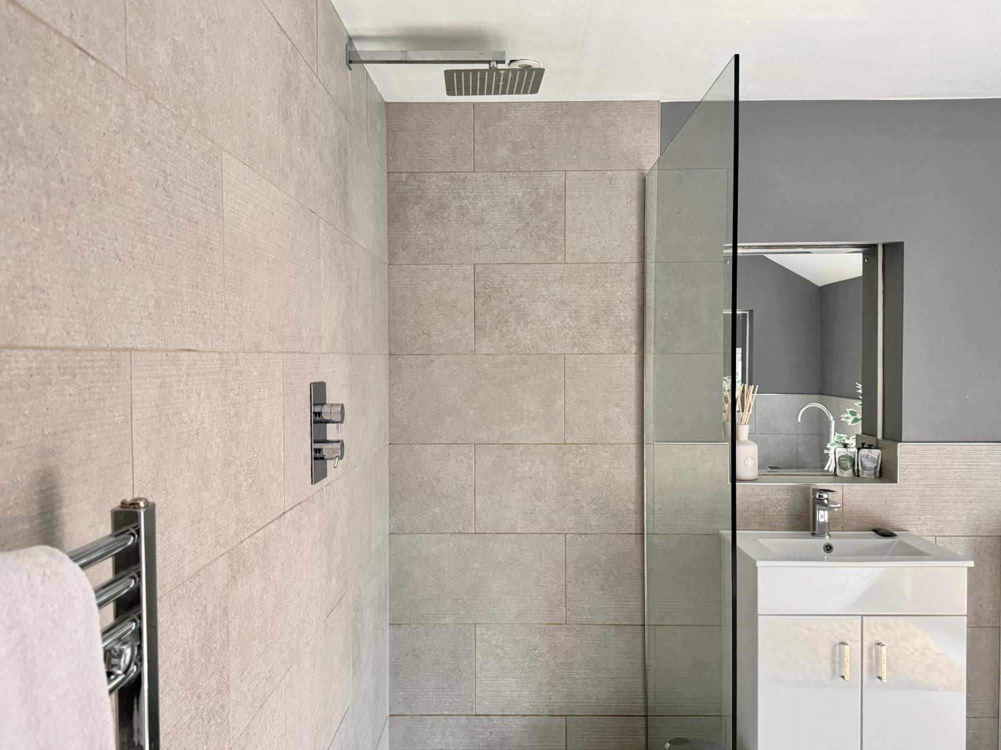 Apartment Victoria With Free Parking Скарбъро Екстериор снимка