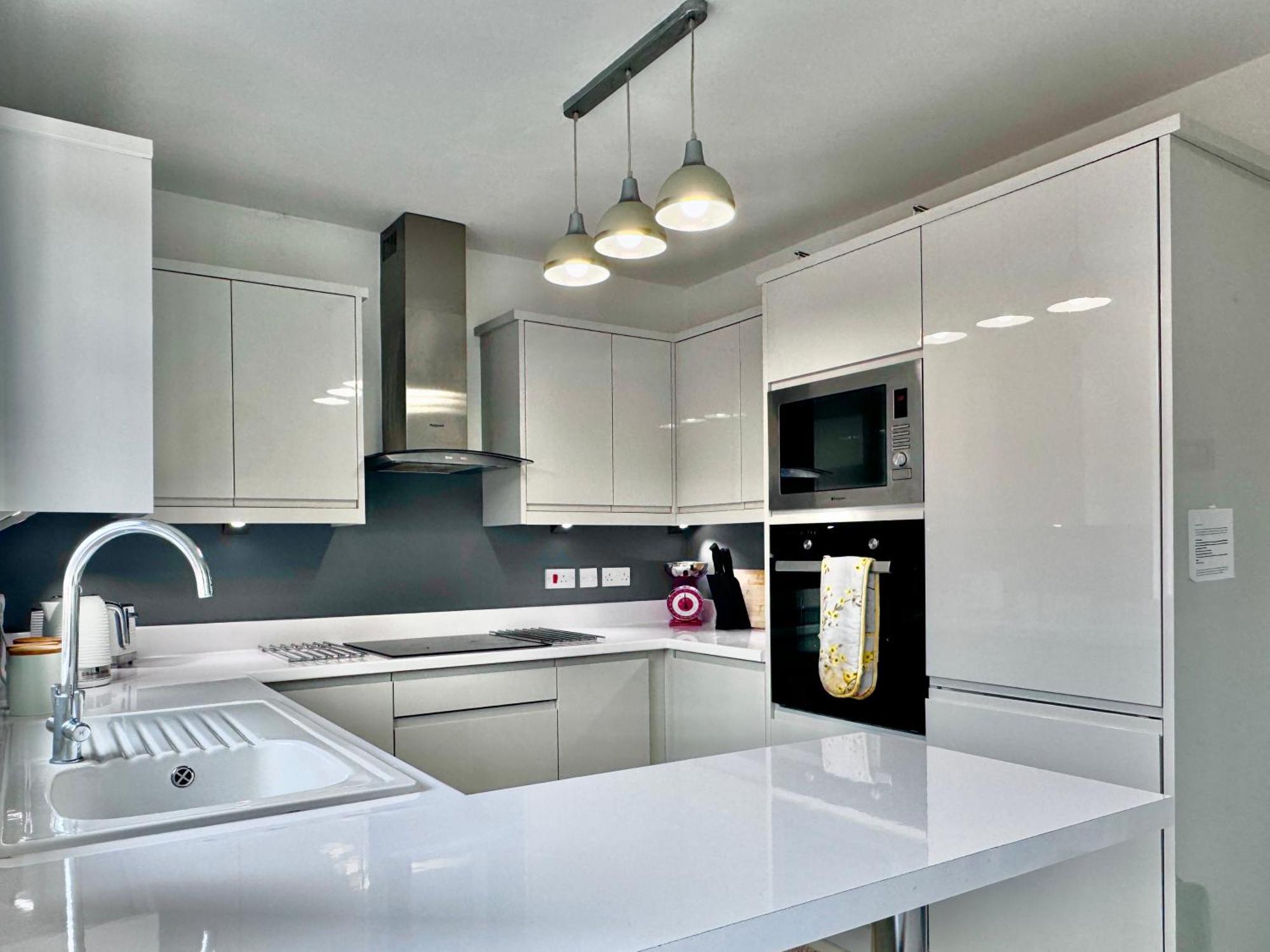 Apartment Victoria With Free Parking Скарбъро Екстериор снимка
